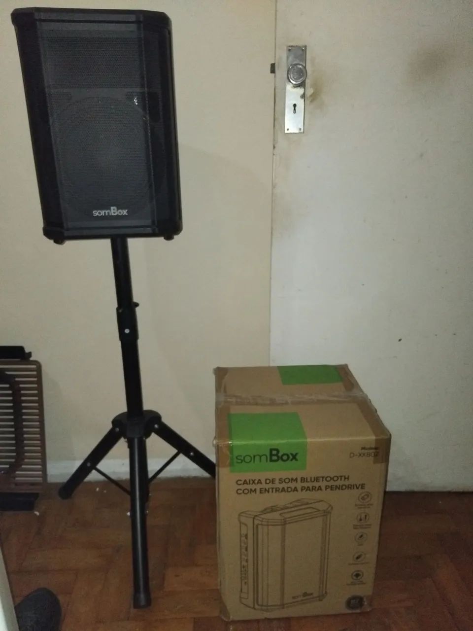 Caixa de som profissional sombox