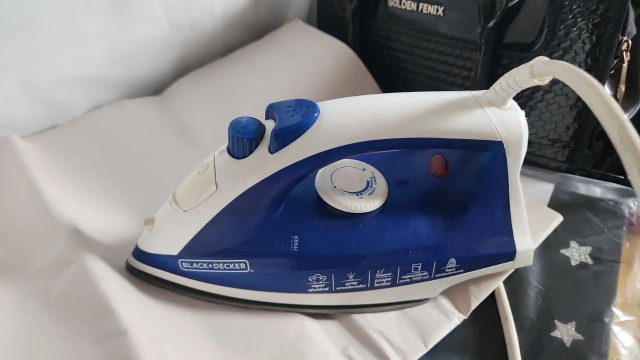 Ferro de Passar Black+Decker a Vapor - Funcionando Perfeitamente