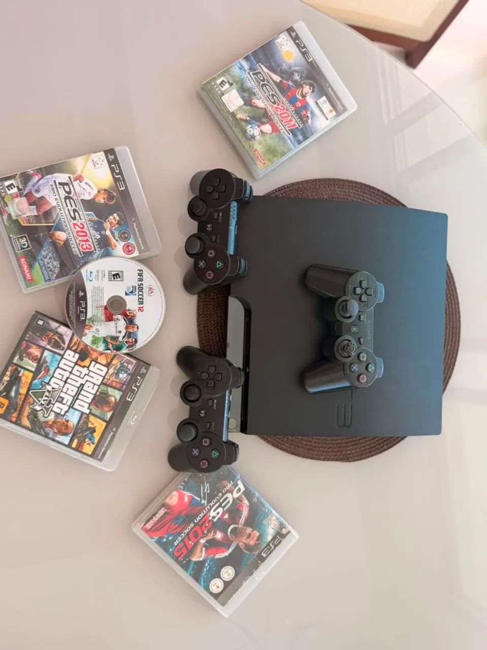 PS3 com 3 controles