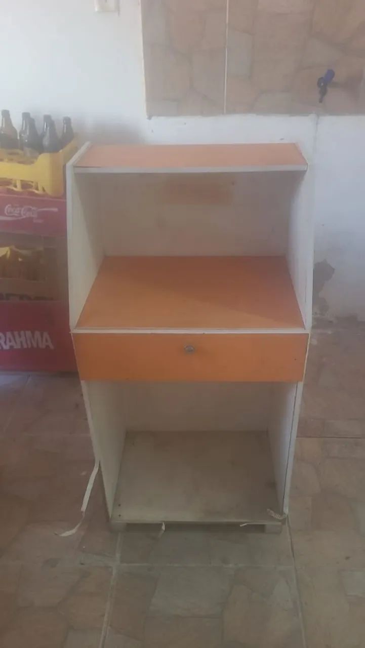 Vende-se Banca ideal para pequenos espaços, relojoeiros 