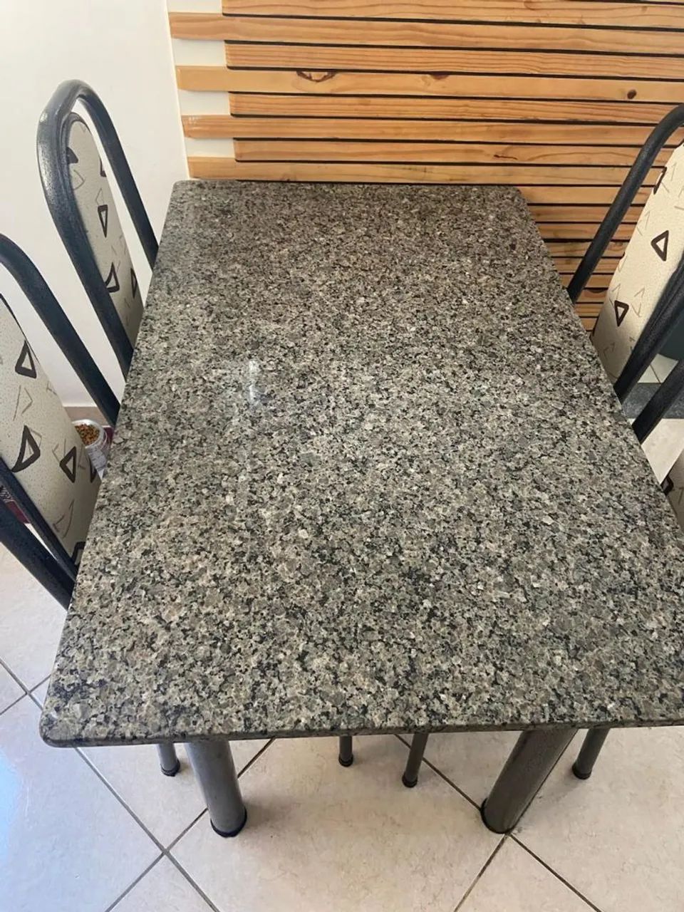Conjunto Sala de Jantar Mesa Retangular 120x60cm Tampo Granito e 4 cadeiras - Foto 2