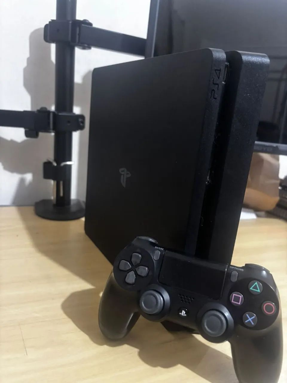 PS4 Slim 1 TB  - Foto 2