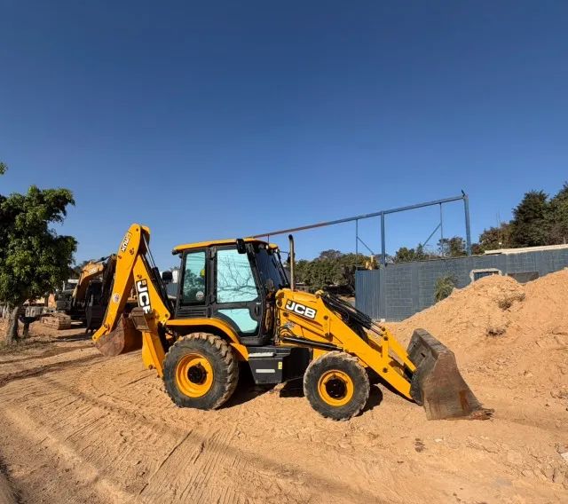 RETROESCAVADEIRA JCB 3CX 2022 4X4 - Foto 2