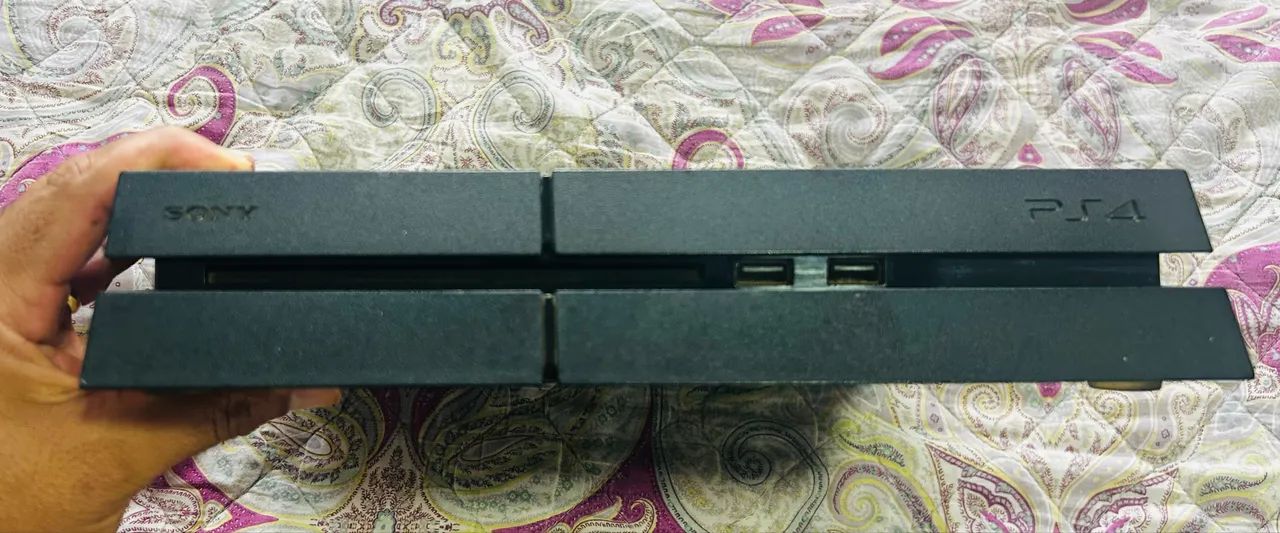 PlayStation 4 (02 controles) - Foto 3
