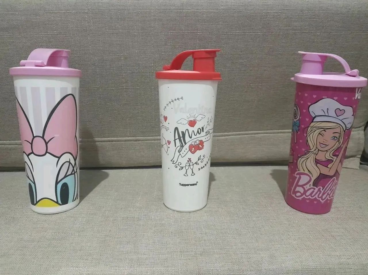 3 Copos Infantis Tuperware com Bico (Barbie/Margarida/Amor)