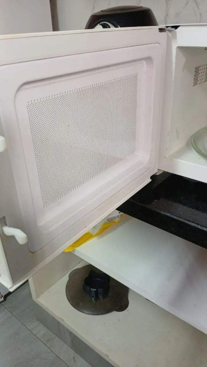 Micro-ondas 21 litros - com defeito - Foto 4