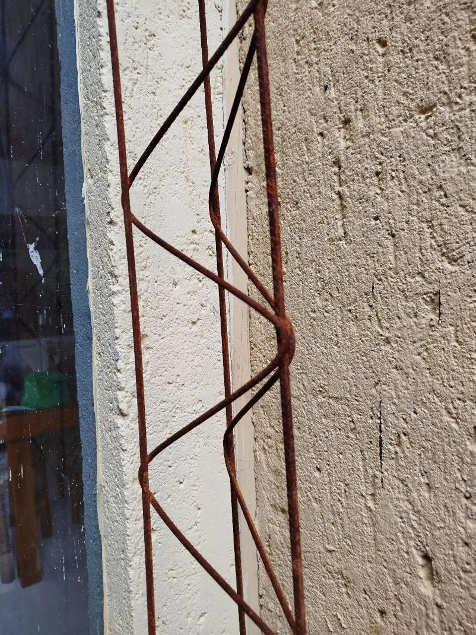 Triliça e ferro armado