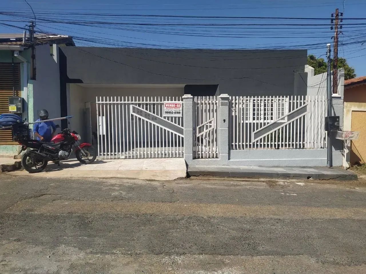 CASA EM VIA PUBLICA COM 3 QUARTOS, À VENDA - JARDIM IMPERIAL