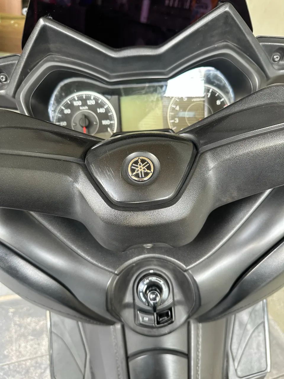 X Max  - Foto 2