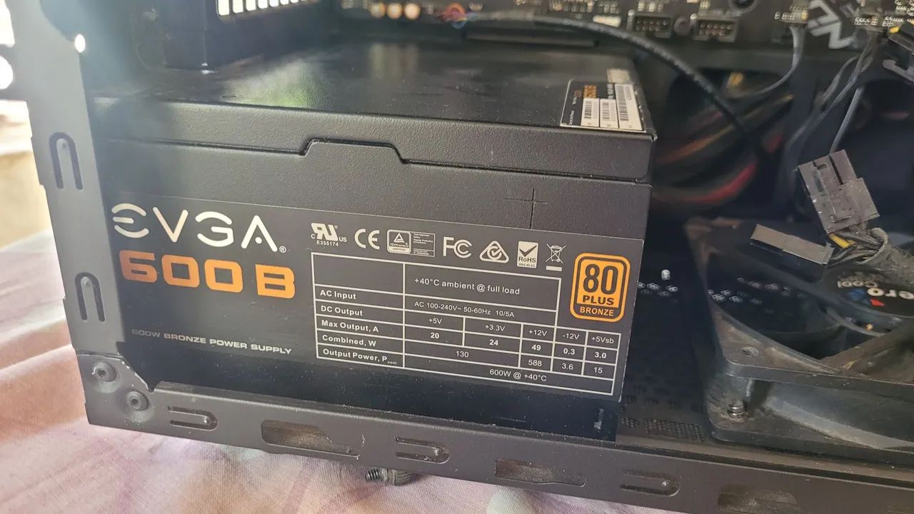 Fonte EVGA de 600W 80 plus bronze - Foto 2