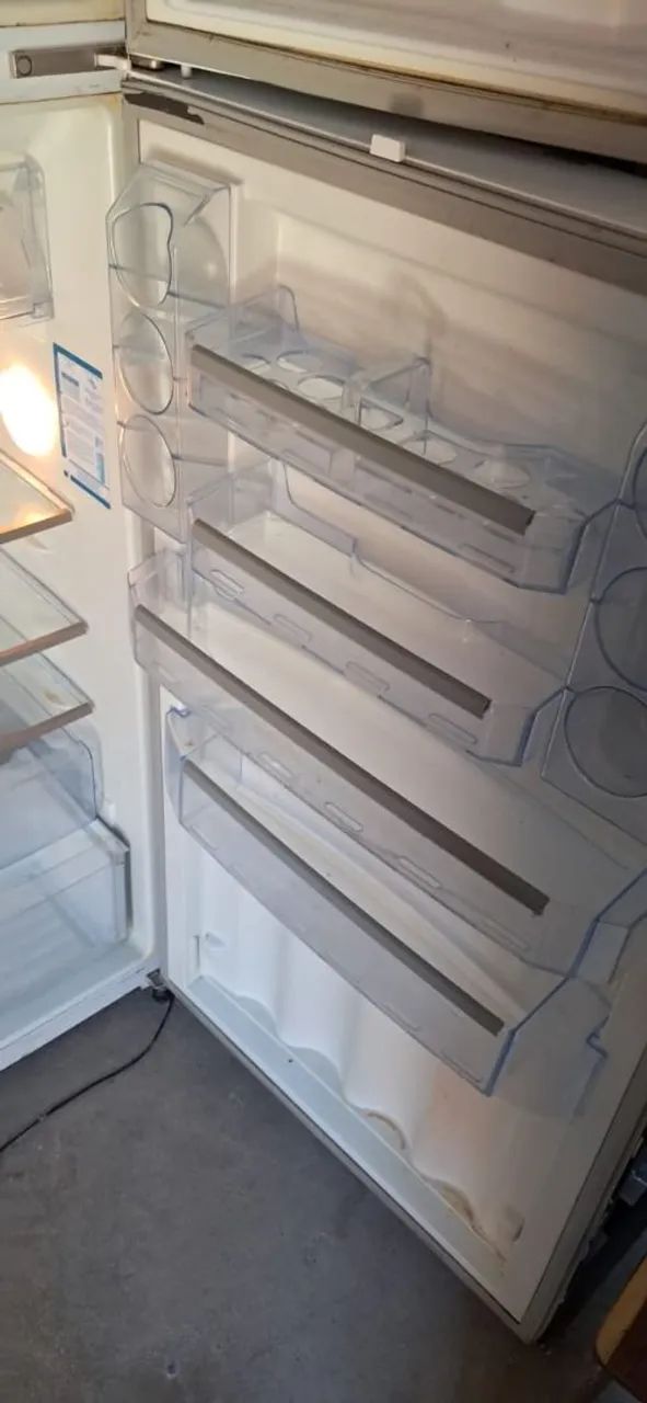 Vendo geladeira envelopada  - Foto 2