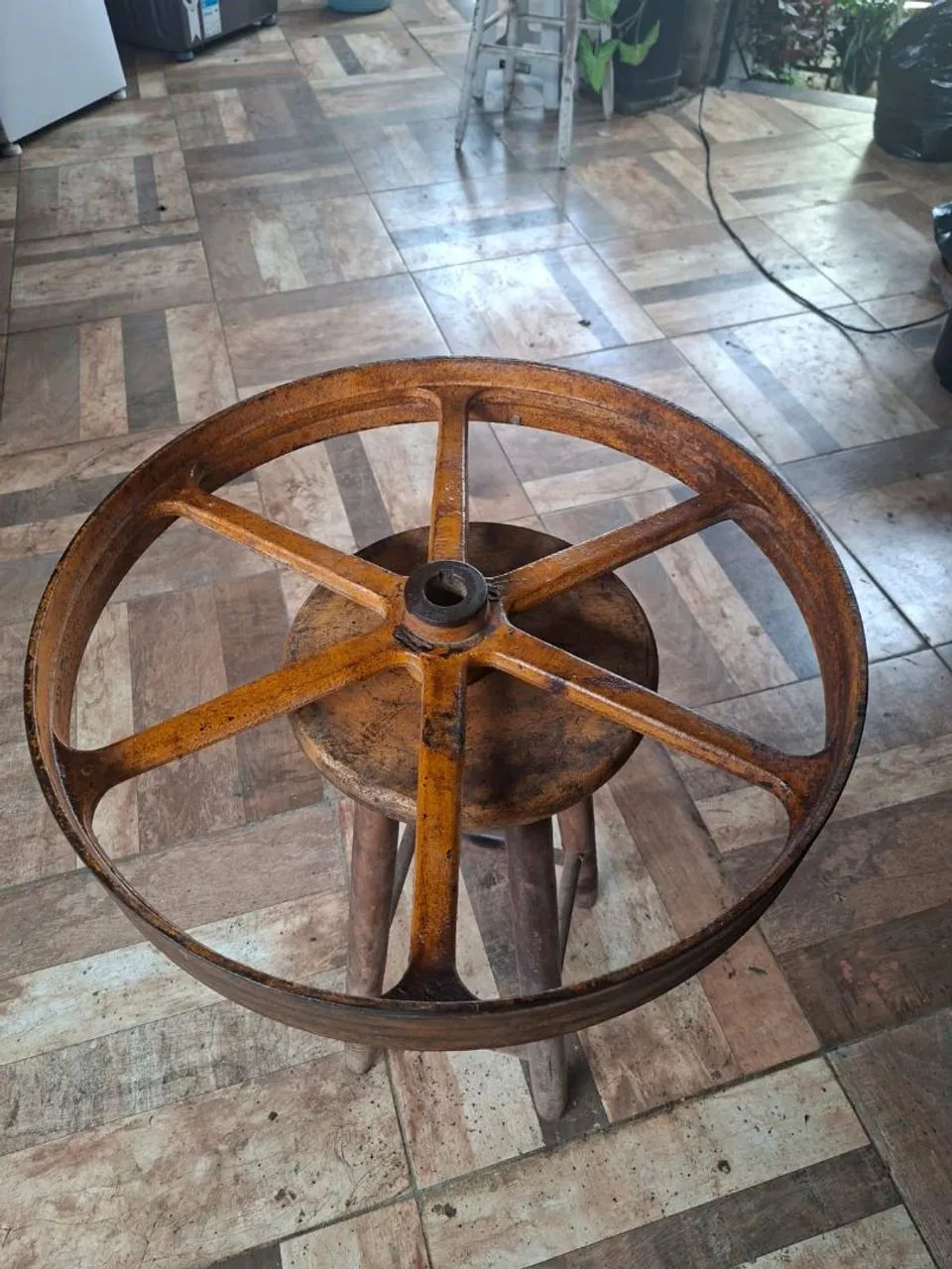 Roda de ferro 56x7 cm
