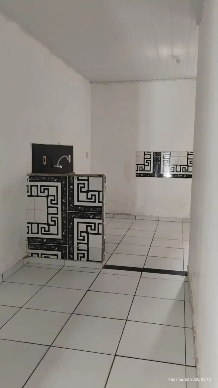 CASA COM DOIS QUARTOS NO VILAGE PRÓXIMO A COMERCIAL ALMEIDA!! 100 MIL - Foto 2