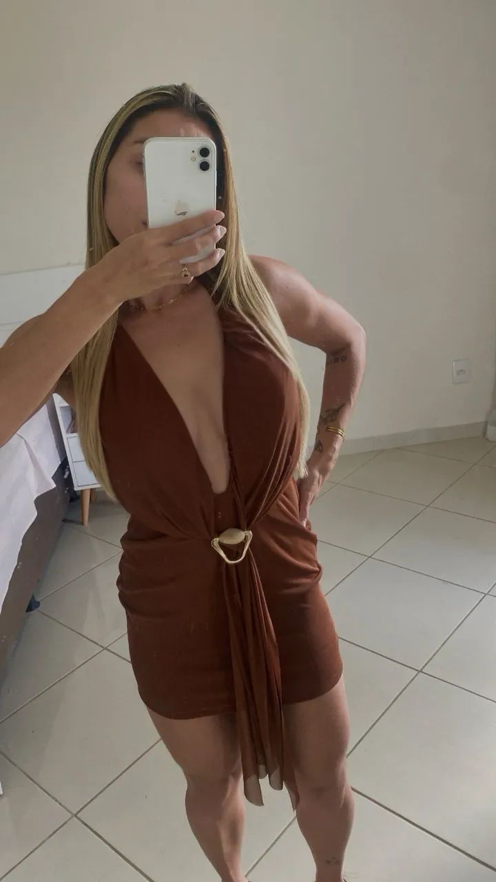 Vestido decote fivela 