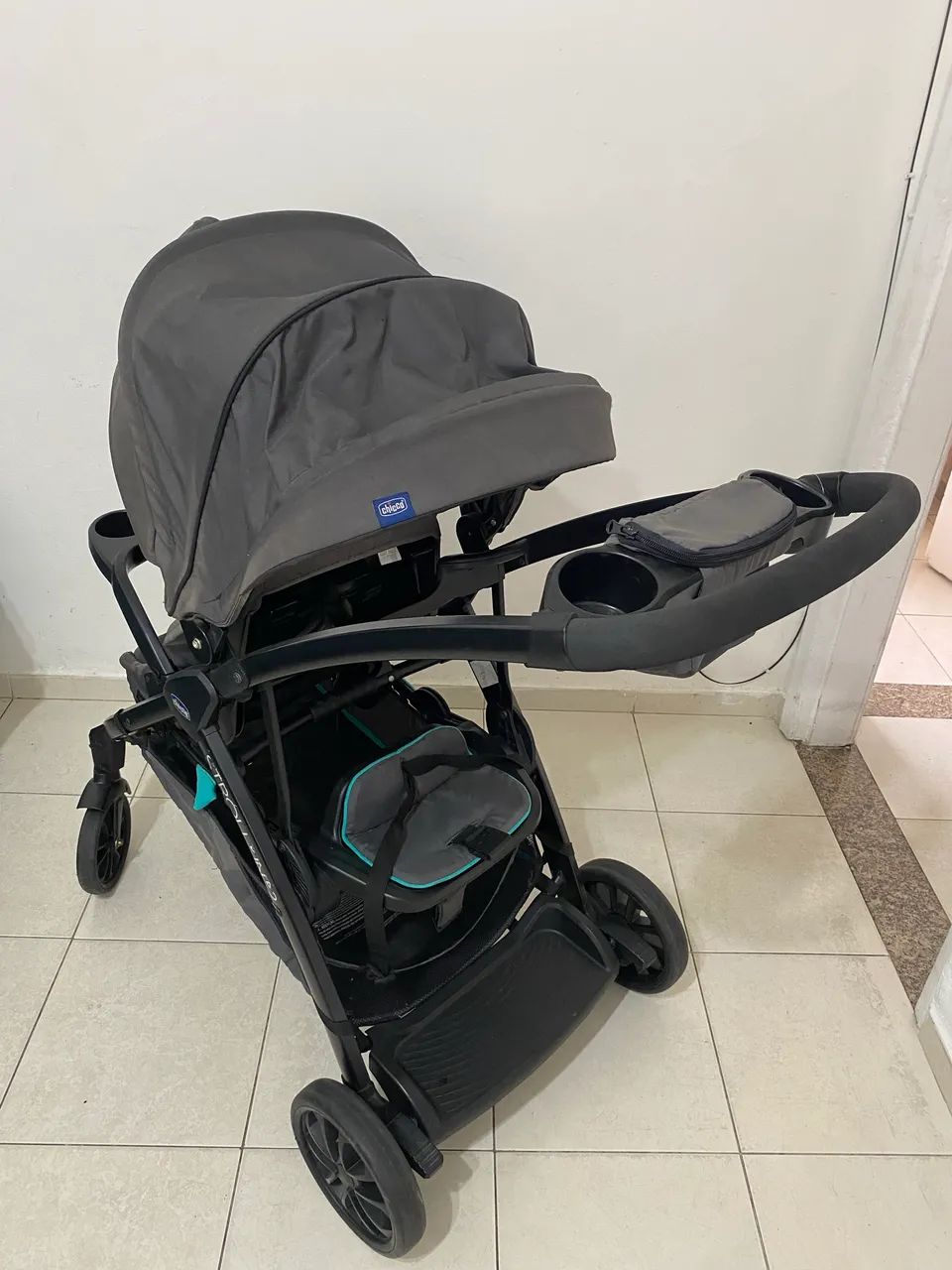 Carrinho de bebê 2 lugares usado  - Foto 4