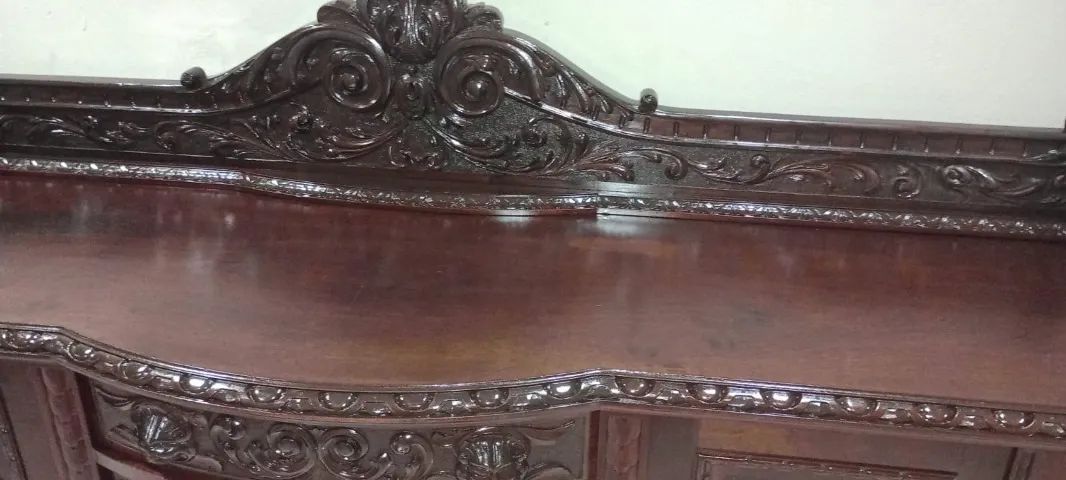 Buffet pata de Leão antiguidade com mais de cem anos, em excelente estado  - Foto 2
