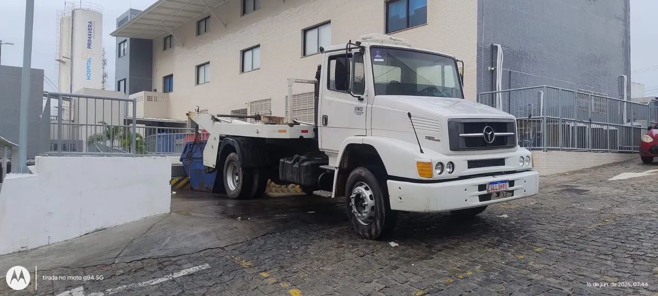 Vendo poli com 5 caixas de 5m3 sendo um com tampa! - Foto 5