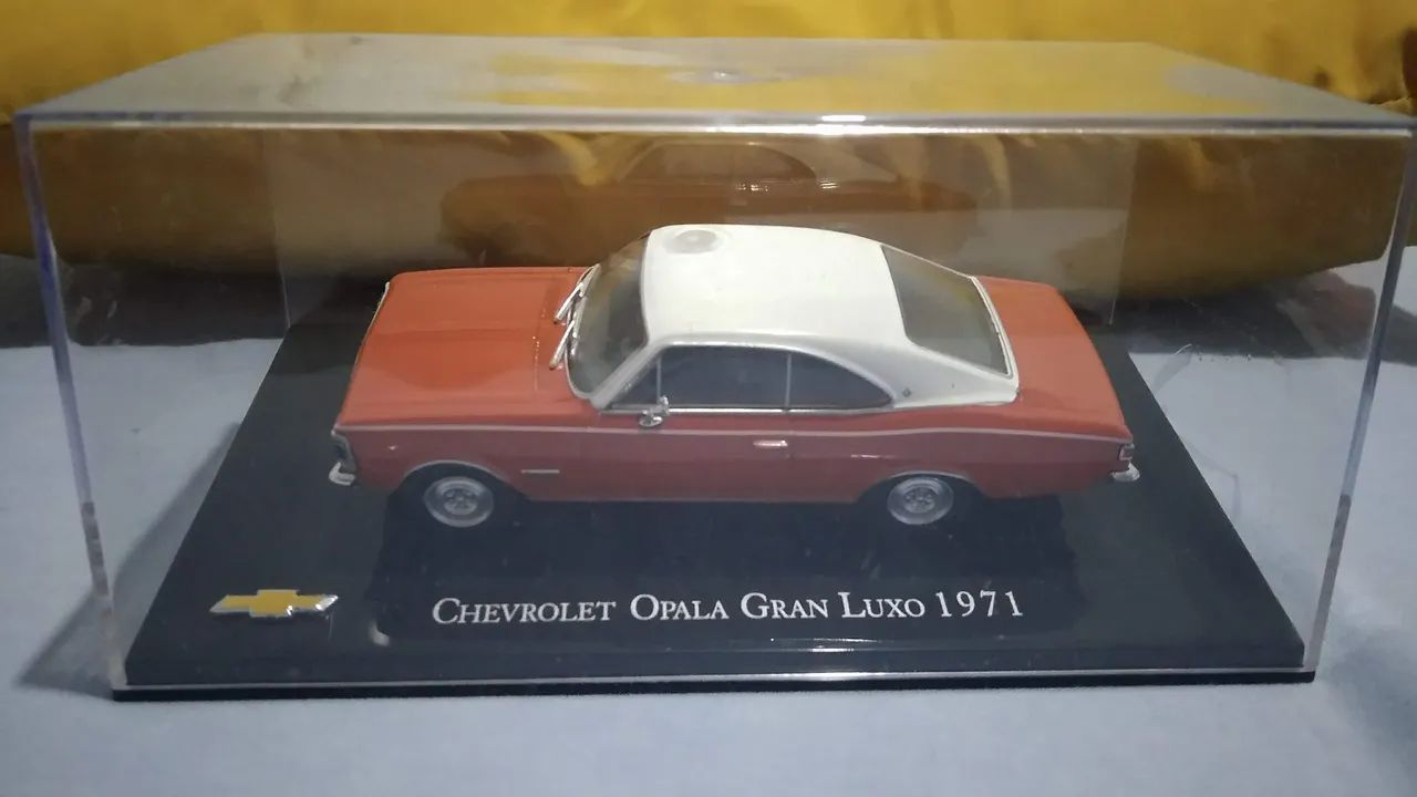 Miniaturas de carrinhos 1.43