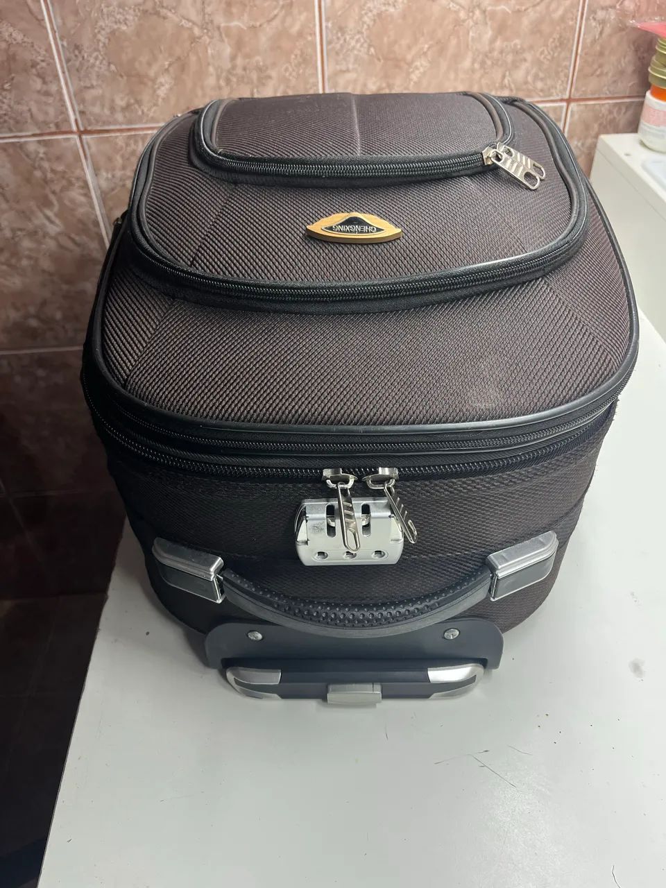 Mala média para viagem