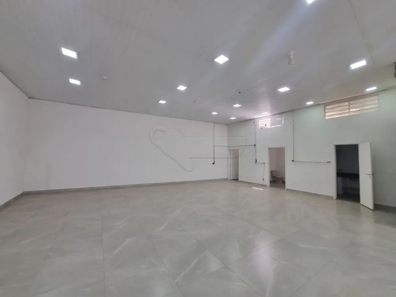 SALÃO COMERCIAL COM EXCELENTE LOCALIZAÇÃO NO JARDIM MARIA BUCHI MODENEIS - Foto 3
