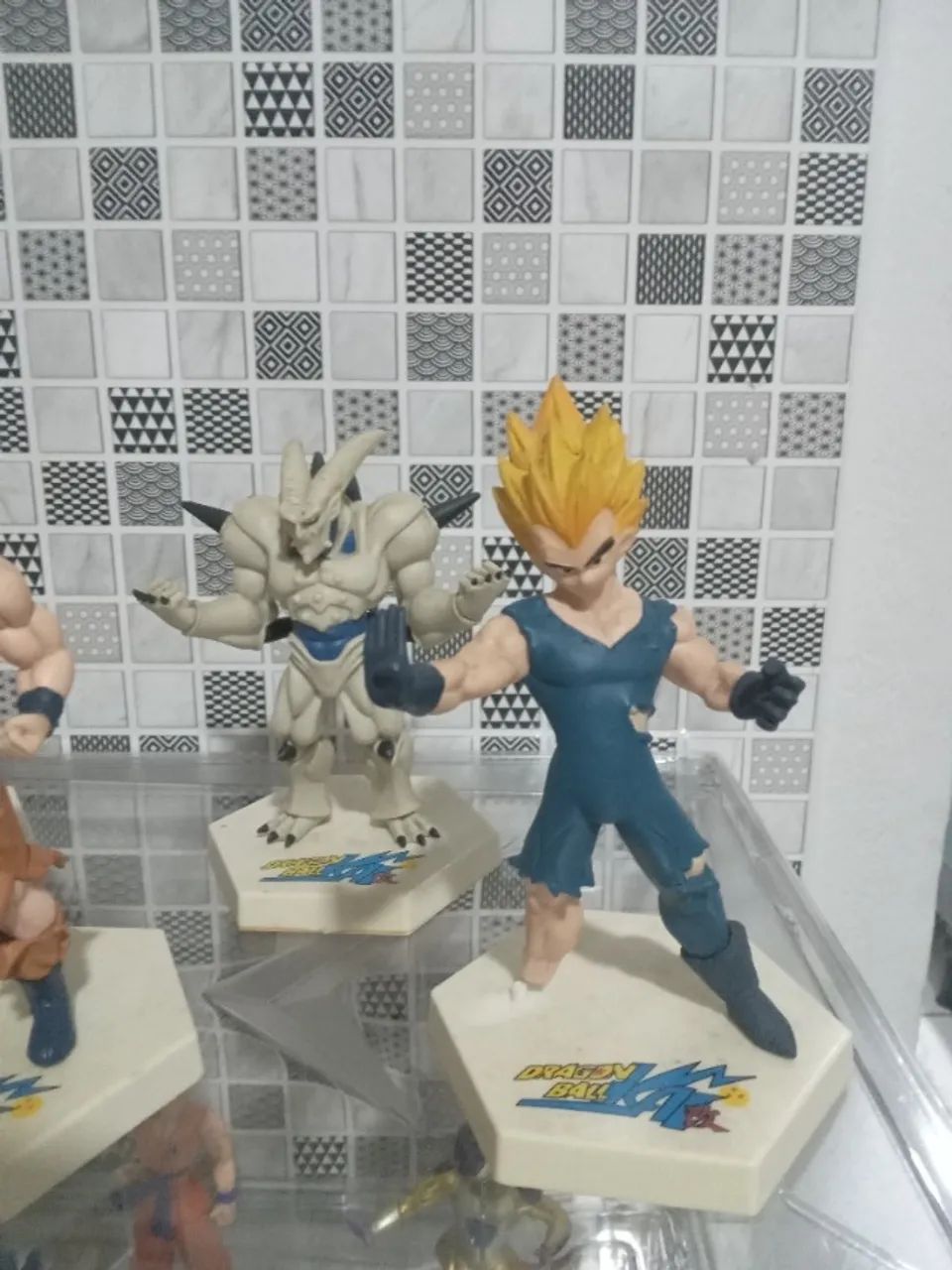 bonecos dragon ball com base (5 bonecos) - Foto 3