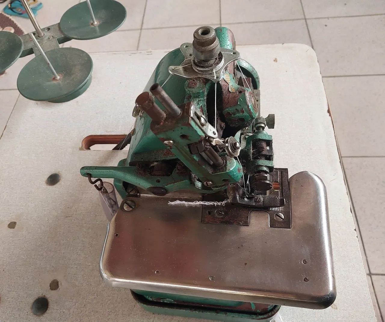 Maquina Overlock - Foto 2