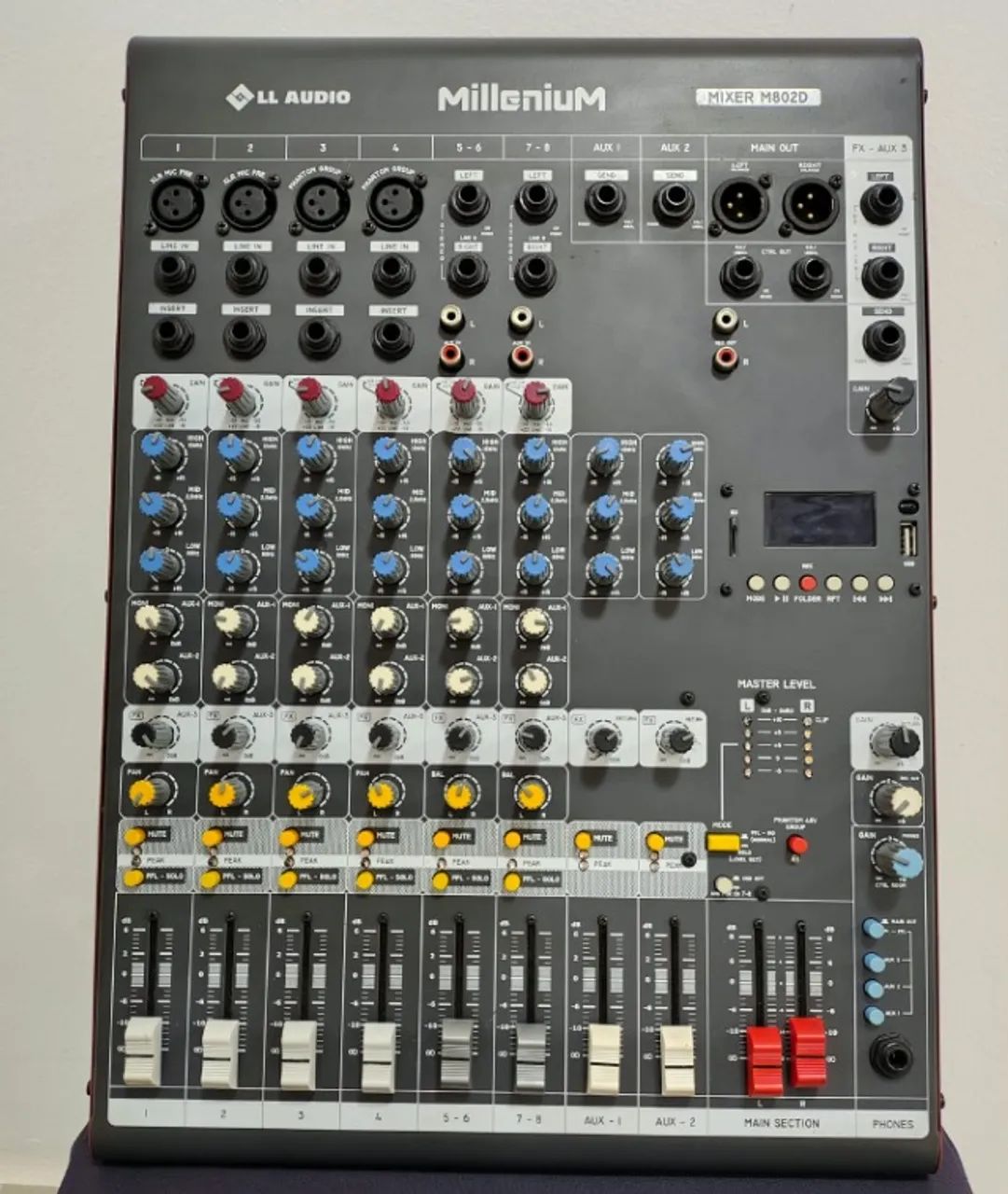 Mesa de Som LL Audio Millenium M802D