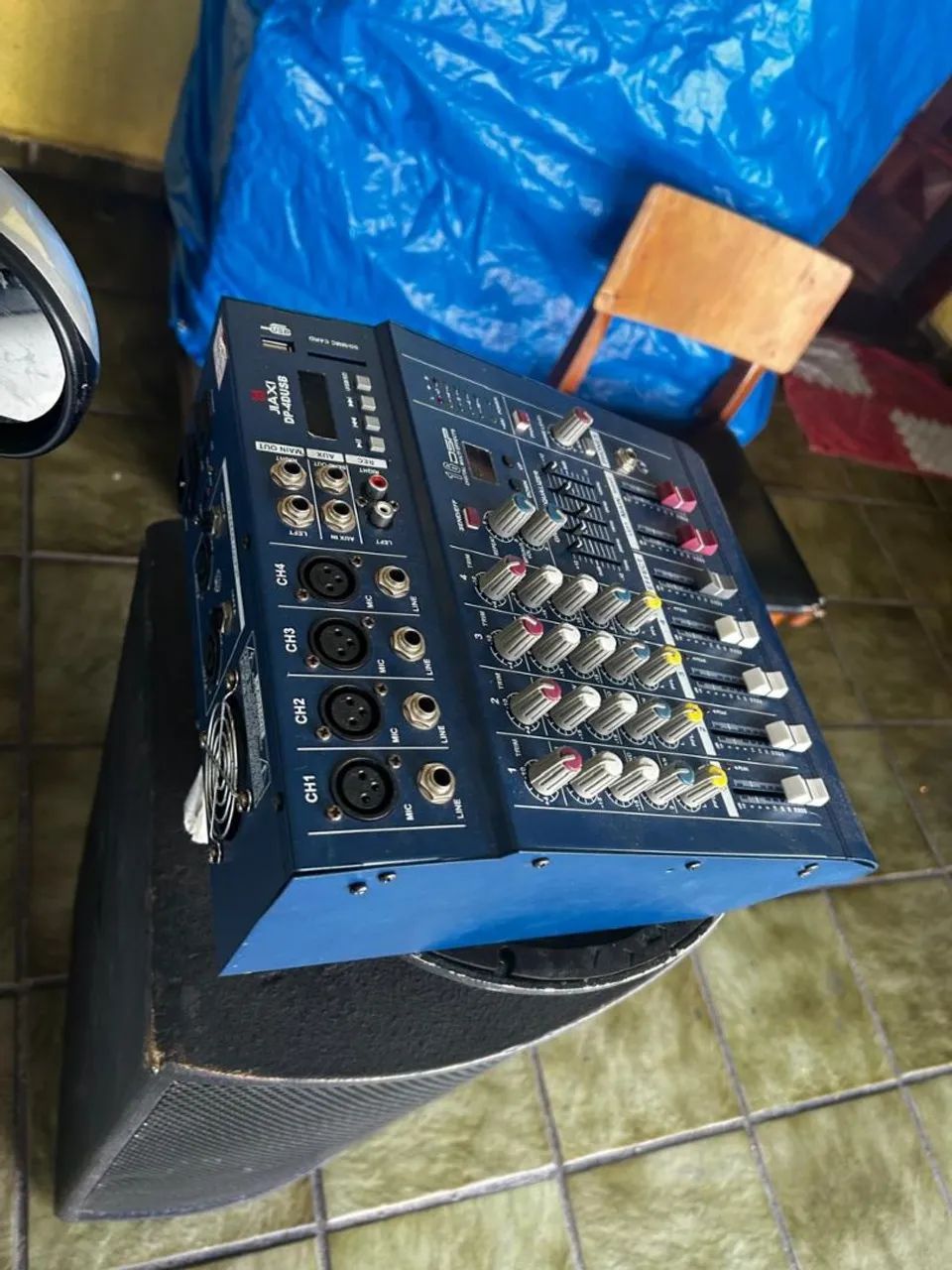 Mesa de som amplificada zerada