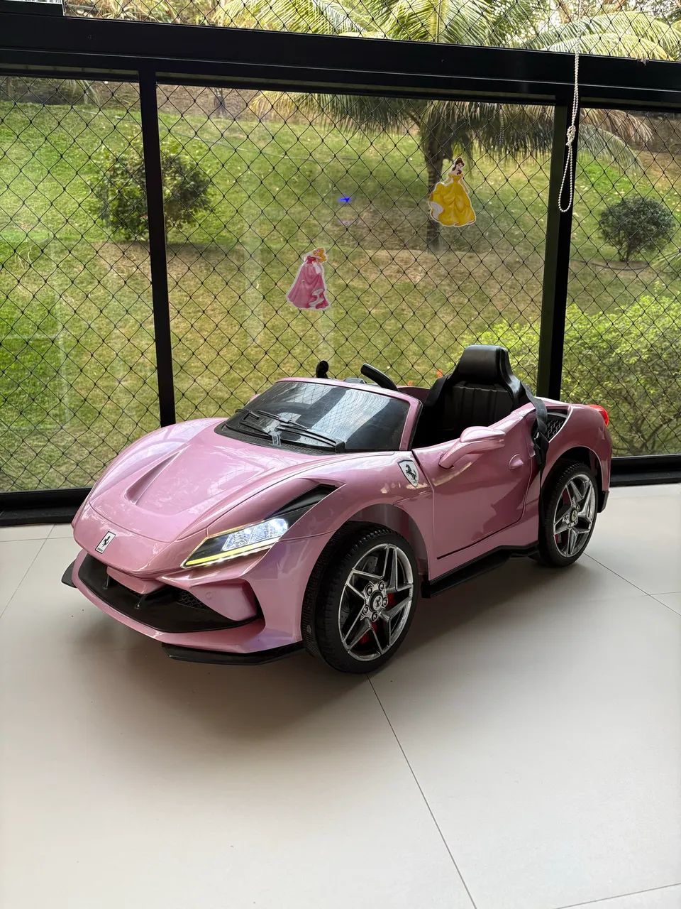 Carro elétrico infantil c/ farol e buzina