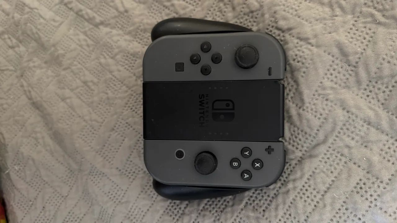 Joy-Con Nintendo Preto + Grip