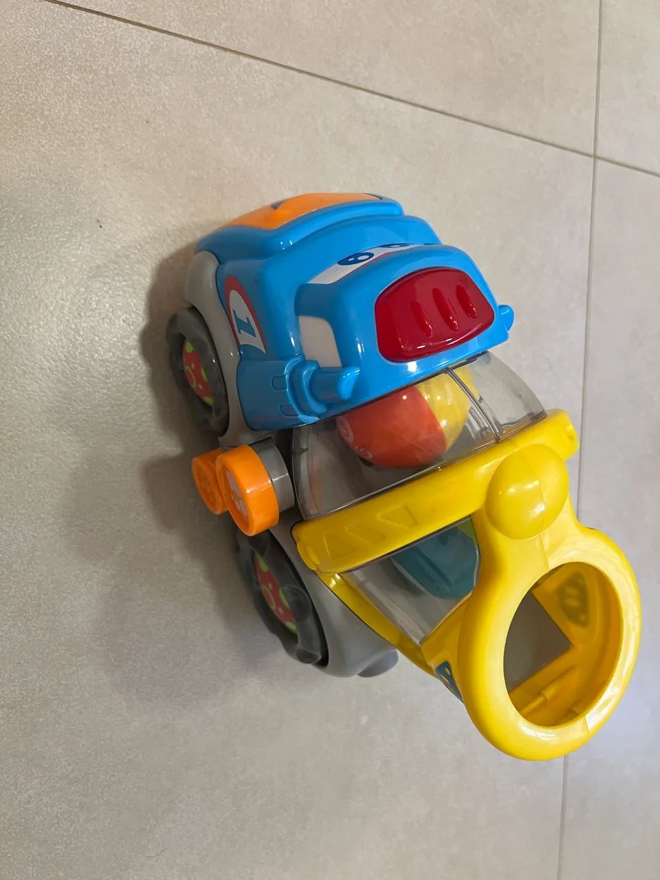 Caminhão misturador de bolinhas com som