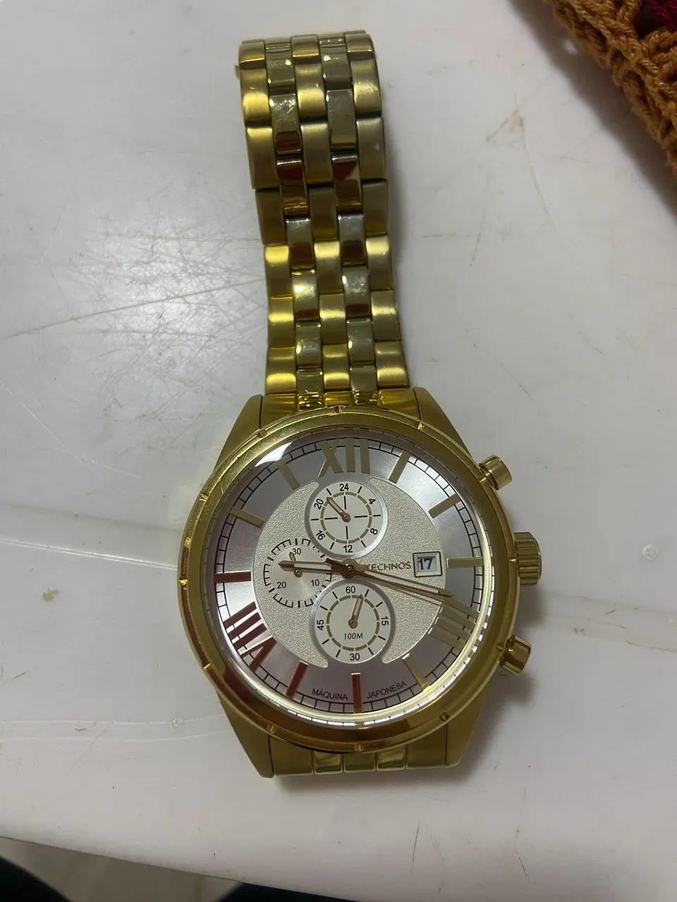 Technos cronógrafo dourado