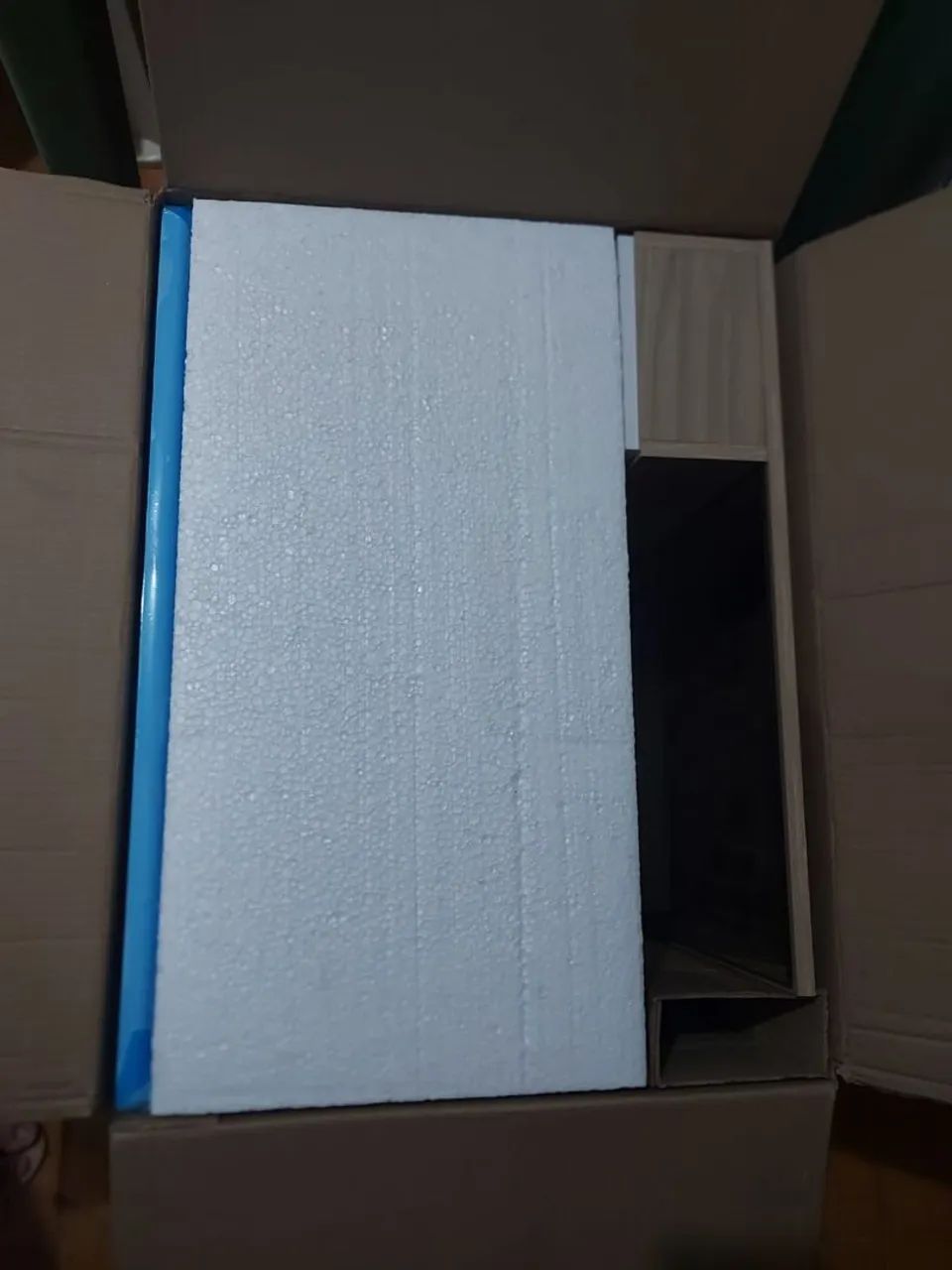 Vendo gabinete para banheiro nunca usado novo na caixa 