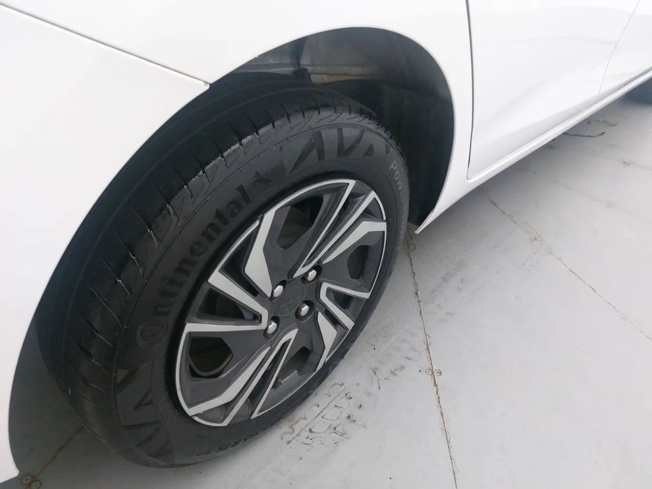 Chevrolet Onix Plus LT 1.0 12V Flex Mec. 4P, foto 14 de 18