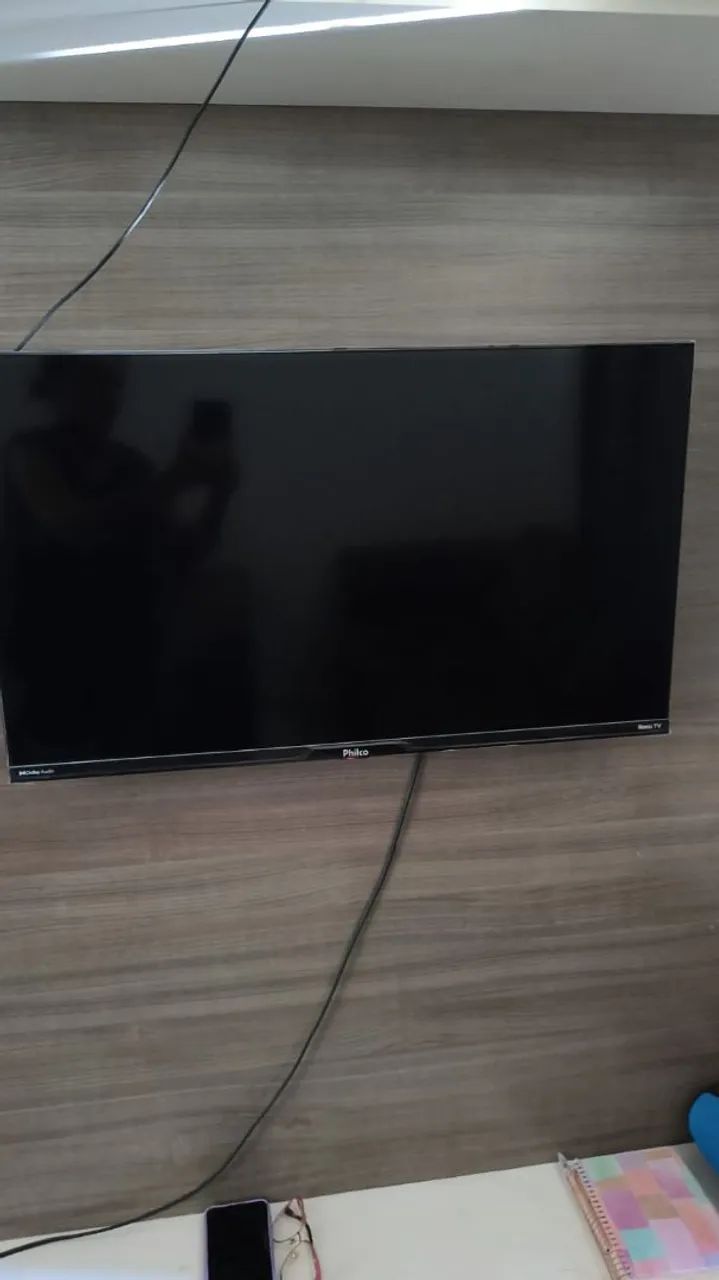 TV 35" Philco Roku