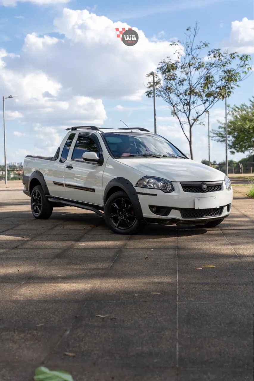 Fiat Strada Strada Trekking 1.6 16V Flex CE 2013