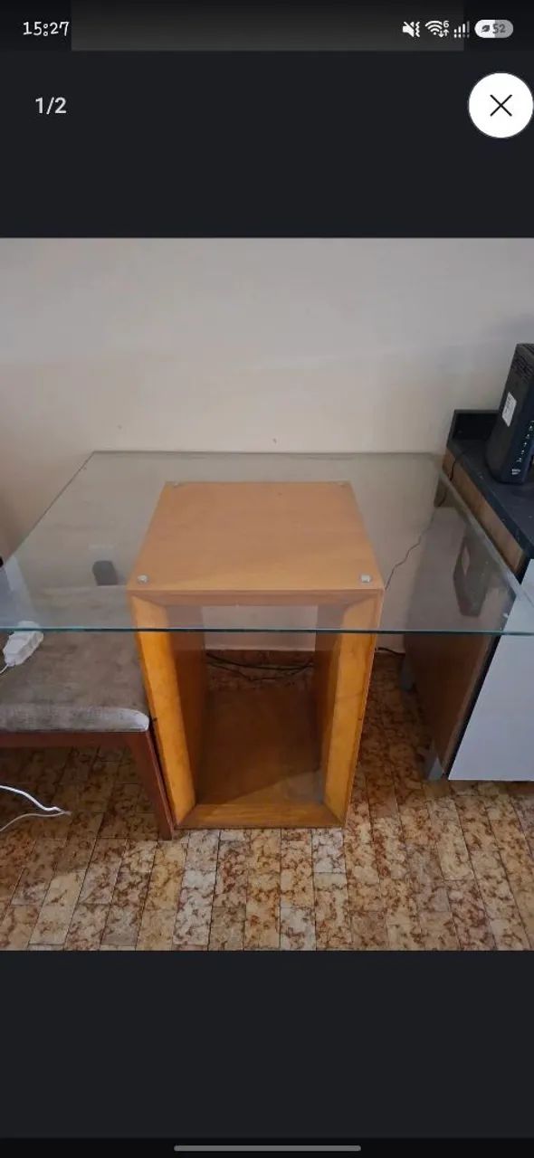 Mesa de madeira maciça e vidro - Foto 2