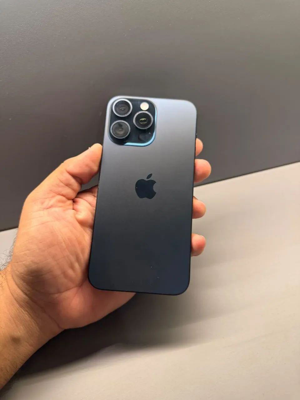 iPhone 15 Pro Max 1TB (1.024GB) Azul - impecável
