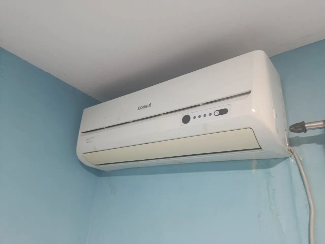 Vendo ar condicionado 9 mil BTUs com defeito
