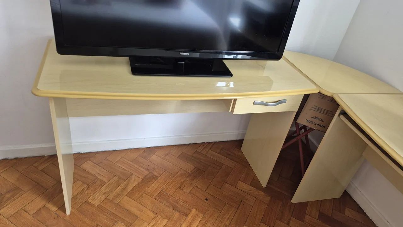 Mesa de estudo/trabalho - Foto 4
