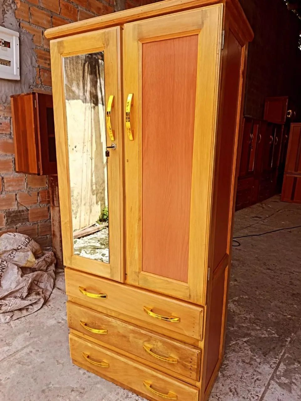 GUARDA ROUPA DE SOLTEIRO - MADEIRA MACIÇA FABRICAÇÃO PRÓPRIA  - Foto 3