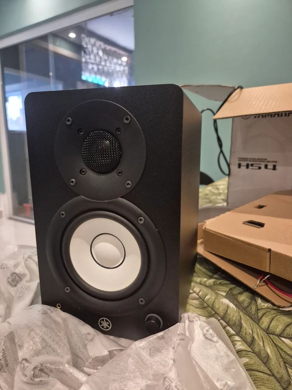 Monitor de audio Yamaha HS4