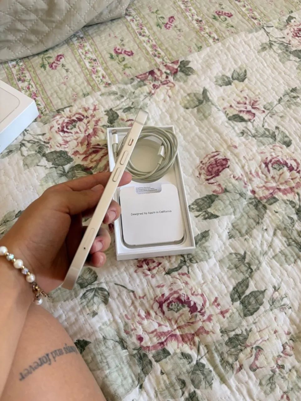 iphone 13 128 gb com cabo usb original, única dona, com nota fiscal e caixa  - Foto 4