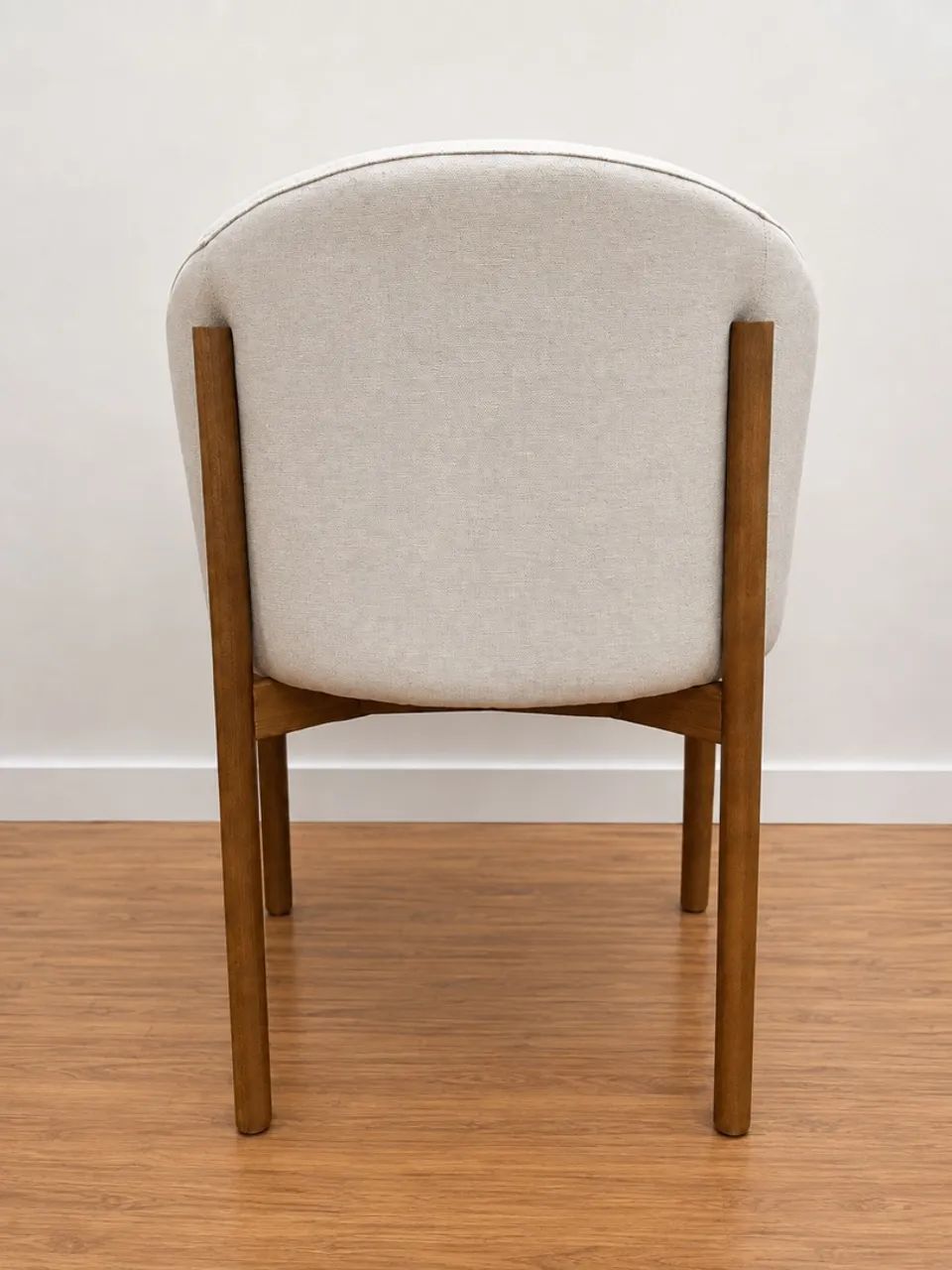 Poltrona Ming CSG Design em Linho Off-White e Madeira - Foto 4