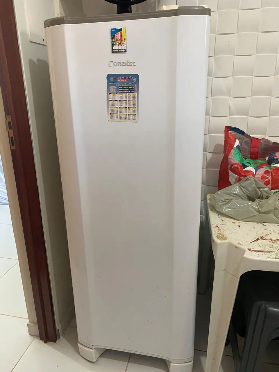 Geladeira Esmaltec - ROC31
