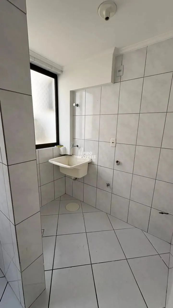 APARTAMENTO NO CENTRO, FRENTE, SACADA E CHURRASQUEIRA - Foto 9