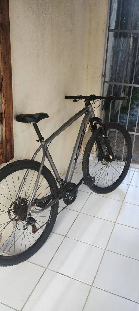 Bicicleta De Alumínio aro 29 + Capacete e Short 