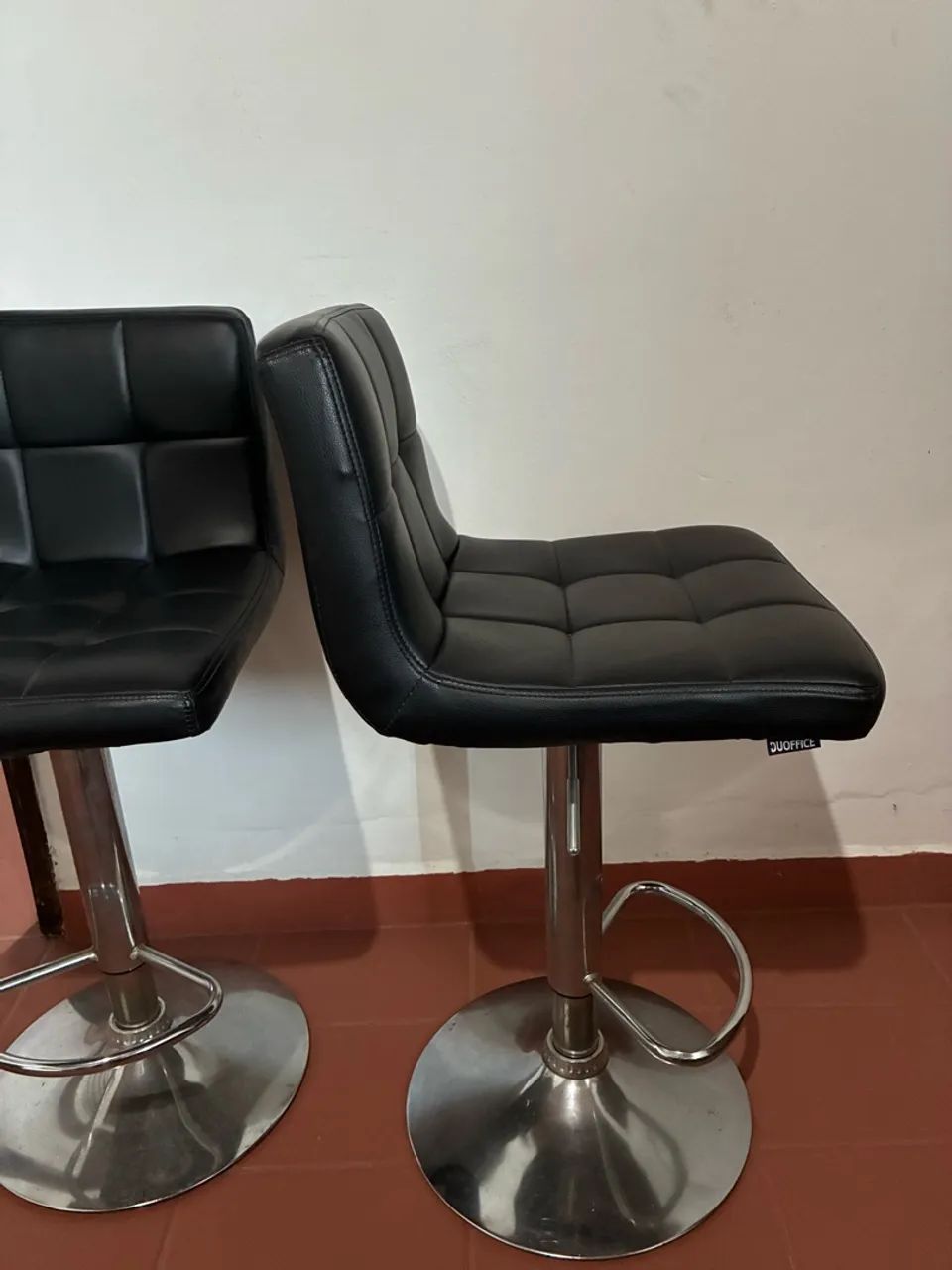 Vendo conjunto banquetas estofadas - Foto 5