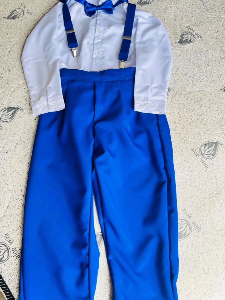 Conjunto camisa e calça com suspensório e gravata borboleta  - Foto 2