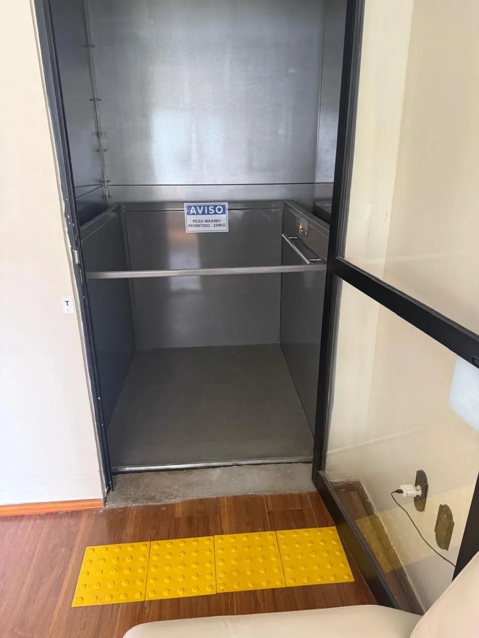 Elevador plataforma de acessibilidade  - Foto 2